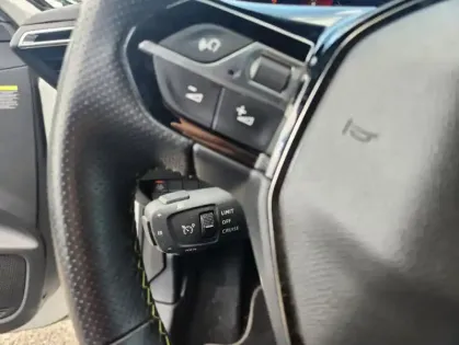 Photo 25 Peugeot 208 II BLUEHDI 100 S&amp;S GT