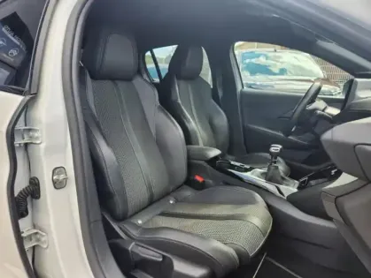 Photo 33 Peugeot 208 II BLUEHDI 100 S&amp;S GT