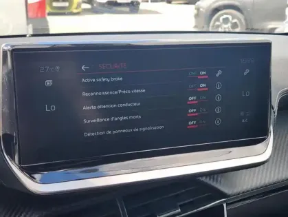 Photo 17 Peugeot 208 II BLUEHDI 100 S&amp;S GT