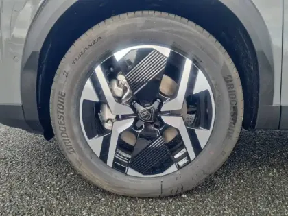 Photo 32 Peugeot 2008  Hybrid 145 e-DCS6