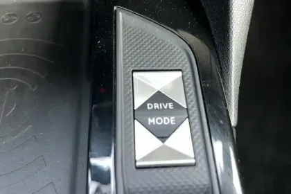 Photo 90 DS DS 3 DS3 Crossback PureTech 155 EAT8