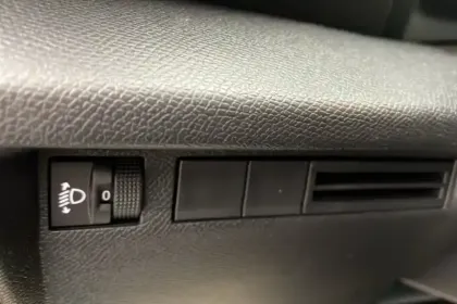 Photo 49 Citroën C4  Hybride 136 e-DCS6