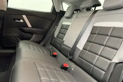 Photo 45 Citroën C4  Hybride 136 e-DCS6