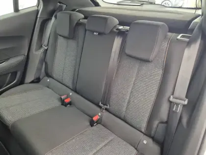 Photo 31 Peugeot 2008  Hybrid 145 e-DCS6