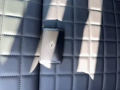 Photo 21 Renault 4 Renault  E-Tech Electrique 150 ch autonomie confort