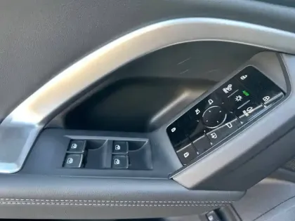 Photo 51 Audi Q5  Sportback e-hybrid 299 ch S tronic 7 Quattro