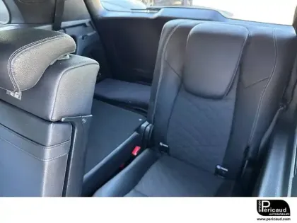 Photo 8 Mercedes GLB  200 d 8G-DCT