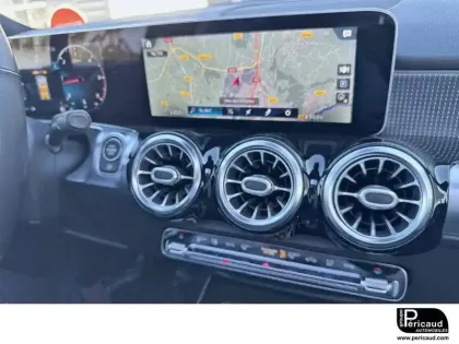 Photo 13 Mercedes GLB  200 d 8G-DCT