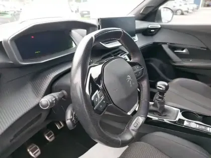 Photo 8 Peugeot 2008  BlueHDi 110 S&S BVM6