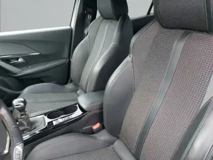 Photo 10 Peugeot 2008  BlueHDi 110 S&S BVM6