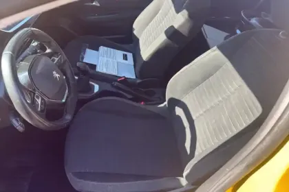 Photo 9 Peugeot 208  PureTech 75 S&S BVM5