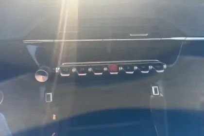 Photo 21 Peugeot 208  PureTech 75 S&S BVM5