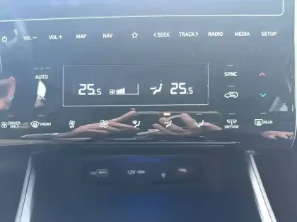 Photo 18 Hyundai Tucson  1.6 T-GDI 230 Hybrid BVA6