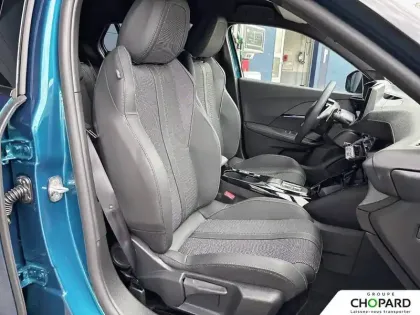 Photo 38 Peugeot 2008  Hybrid 145 e-DCS6