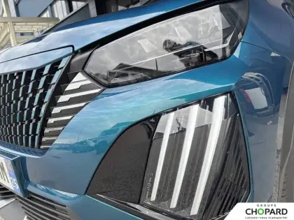Photo 57 Peugeot 2008  Hybrid 145 e-DCS6