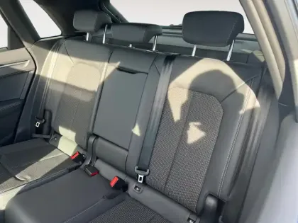 Photo 25 Audi Q3  35 TDI 150 ch S tronic 7