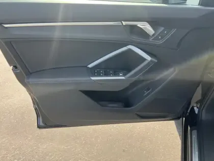 Photo 30 Audi Q3  35 TDI 150 ch S tronic 7