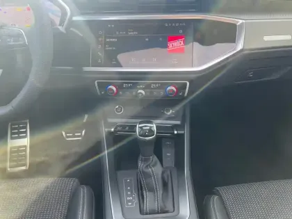 Photo 24 Audi Q3  35 TDI 150 ch S tronic 7