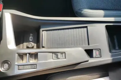 Photo 27 Peugeot 308  SW PHEV 180 e-EAT8