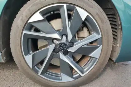 Photo 13 Peugeot 308  SW PHEV 180 e-EAT8