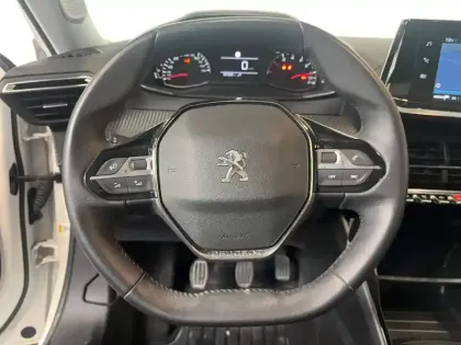 Photo 31 Peugeot 2008  PureTech 100 S&S BVM6