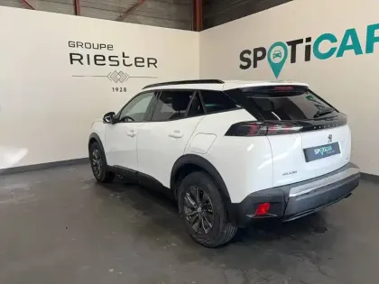 Photo 42 Peugeot 2008  PureTech 100 S&S BVM6