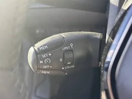 Photo 14 Peugeot 208  Electrique 54 kWh 156ch