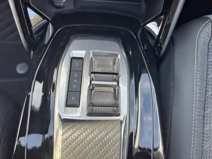 Photo 13 Peugeot 208  Electrique 54 kWh 156ch