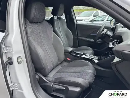 Photo 66 Peugeot 2008  Hybrid 145 e-DCS6