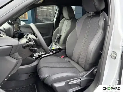 Photo 17 Peugeot 2008  Hybrid 145 e-DCS6