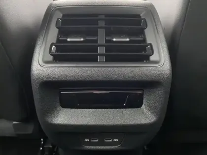 Photo 15 Volkswagen Tiguan  1.5 eHybrid 204ch Life Plus DSG6