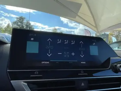 Photo 14 Citroën C4  Moteur électrique 136ch (100 kW) Shine Pack Automatique