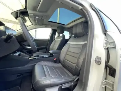 Photo 8 Citroën C4  Moteur électrique 136ch (100 kW) Shine Pack Automatique