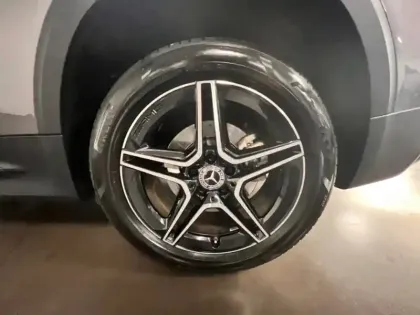 Photo 8 Mercedes GLB 200 d AMG Line