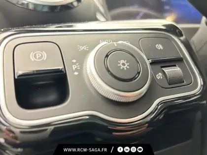 Photo 15 Mercedes Classe A 180 d Star Edition