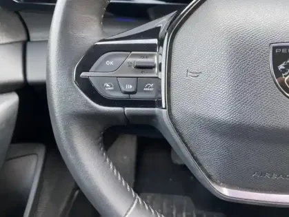 Photo 24 Peugeot 308 III BlueHDi 130 EAT8 ALLURE PACK