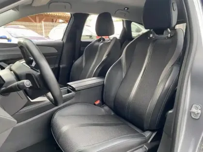 Photo 13 Peugeot 308 III BlueHDi 130 EAT8 ALLURE PACK