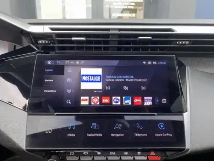 Photo 12 Peugeot 308 III BlueHDi 130 EAT8 ALLURE PACK