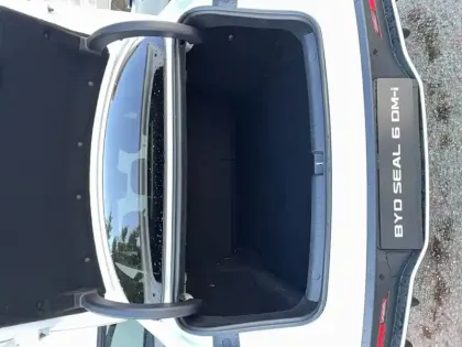 Photo 40 BYD Seal  6 1.5l DM-i 156 kW PHEV