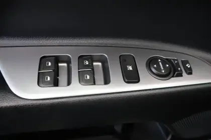 Photo 51 Kia Stonic  1.0 T-GDi 120 ch MHEV DCT7