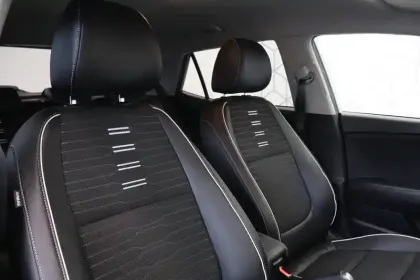 Photo 34 Kia Stonic  1.0 T-GDi 120 ch MHEV DCT7