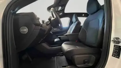 Photo 34 Volvo Ex30  Single Extended Range 272 ch 1EDT