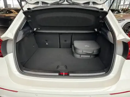 Photo 16 Mercedes Classe A  250 e Hybrid EQ 8G-DCT