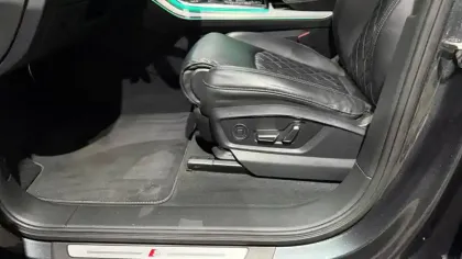 Photo 7 Audi Q7  55 TFSI e 380 Tiptronic 8 Quattro