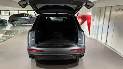 Photo 12 Audi Q7  55 TFSI e 380 Tiptronic 8 Quattro