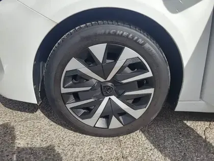 Photo 26 Peugeot 208  PureTech 100 S&S BVM6