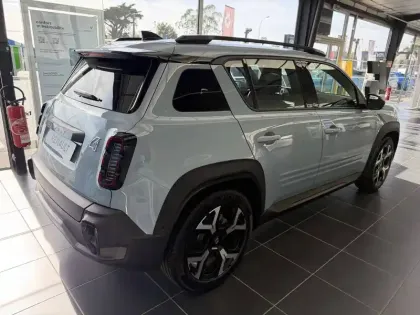 Photo 3 Renault 4 Renault  E-Tech Electrique 150 ch autonomie confort