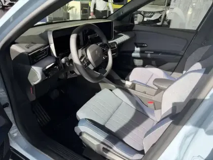 Photo 11 Renault 4 Renault  E-Tech Electrique 150 ch autonomie confort