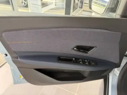 Photo 6 Renault 4 Renault  E-Tech Electrique 150 ch autonomie confort