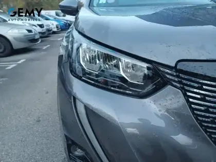 Photo 15 Peugeot 2008  PureTech 130 S&S BVM6